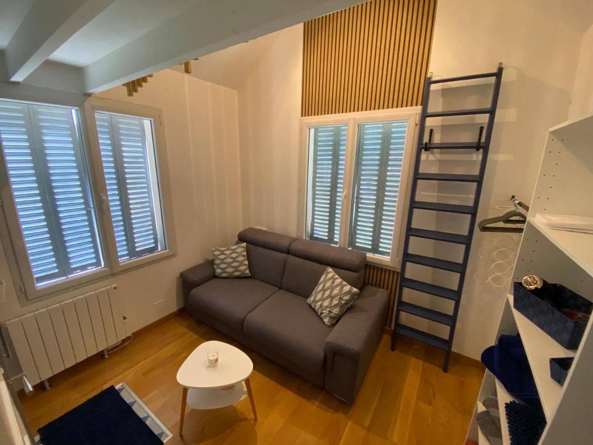 Tiny House Sedan Villa Exterior photo